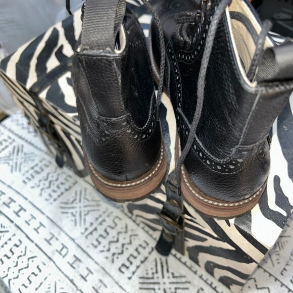 Banana Republic NEW mens wing tip combat lace up career work boots 9 1/2 - Picture 4 of 6